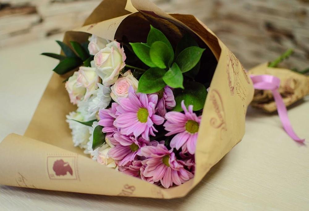 Букет цветов из: Розы и Хризантемы в Нижнегорском