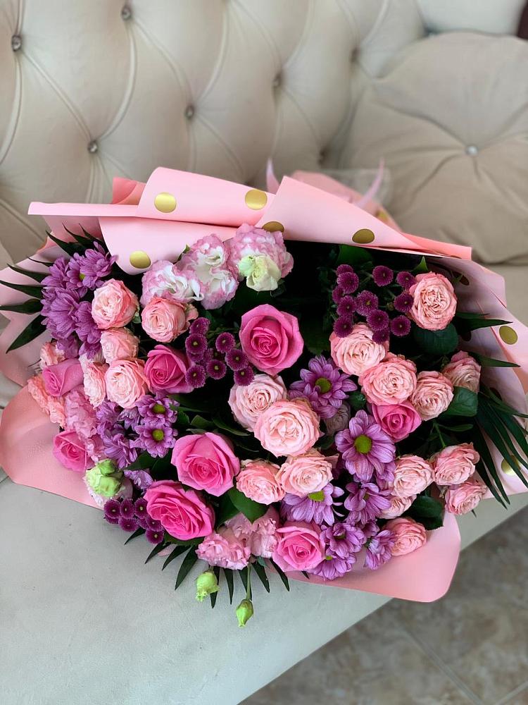 Букет цветов из: Хризантемы, Розы и Лизиантусы в Нижнегорском