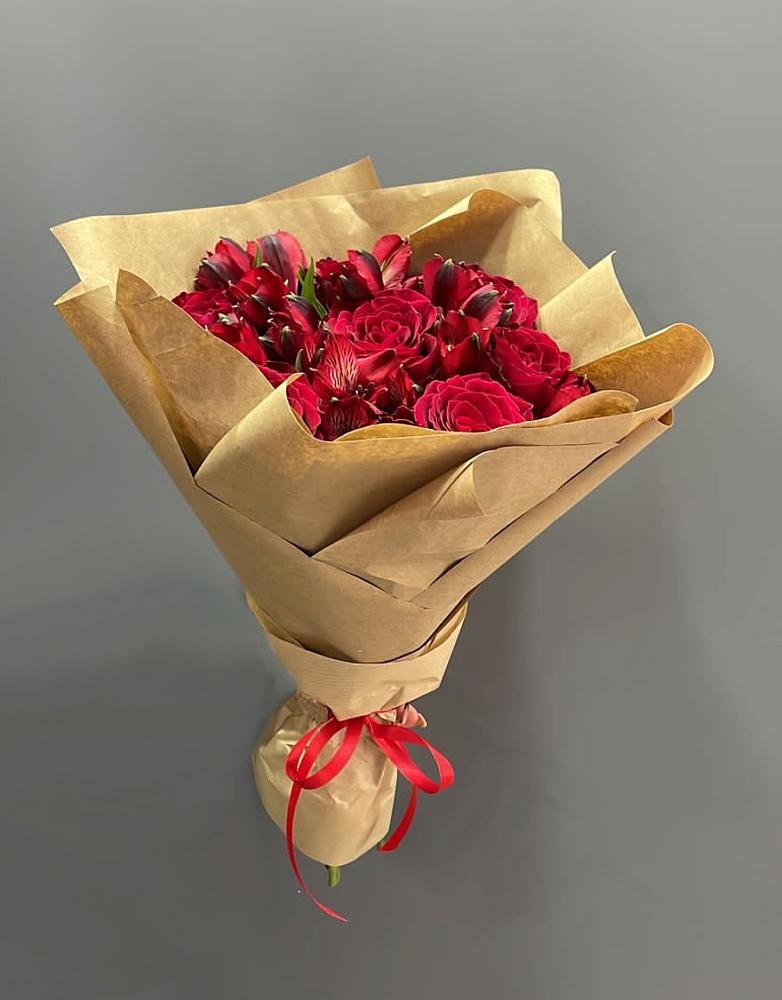 Букет цветов из: Альстромерии и Розы в Нижнегорском