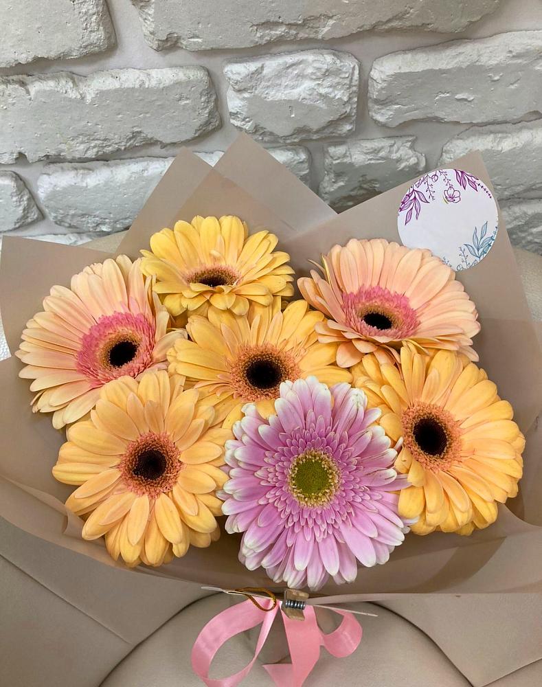 Букет цветов из: Герберы в Нижнегорском