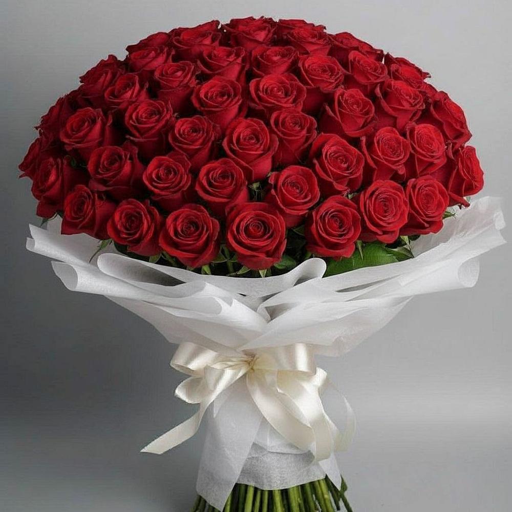 Букет 101 Красная роза Блэк Мэджик в Нижнегорском