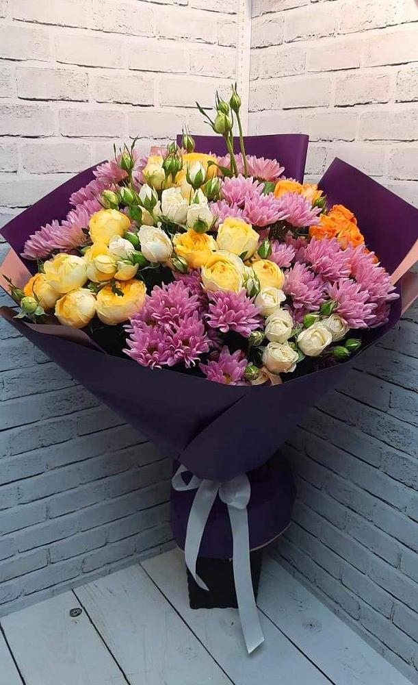 Букет цветов из: Хризантемы и Розы в Нижнегорском