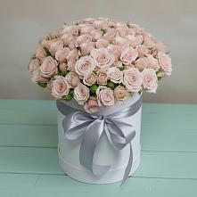 Цветочная композиция из Розы в шляпной коробке в Нижнегорском