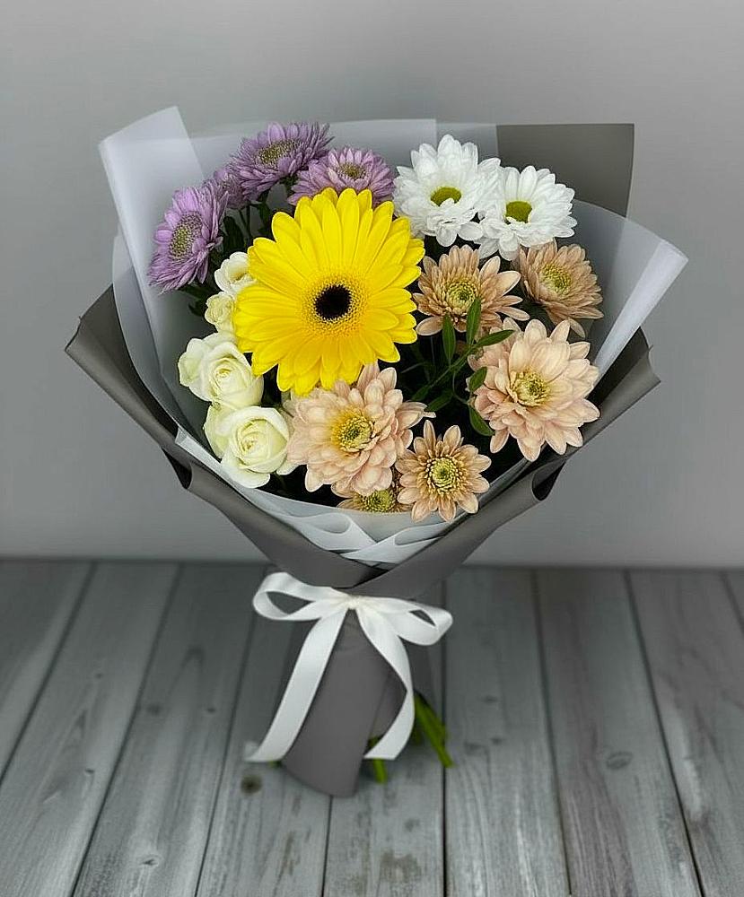 Букет цветов из: Розы, Герберы и Хризантемы в Нижнегорском