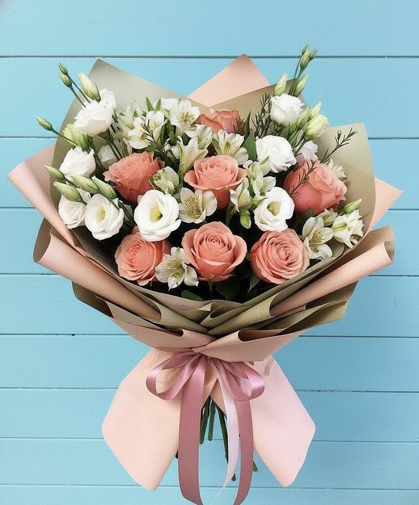 Букет цветов из: Розы, Альстромерии и Лизиантусы в Нижнегорском