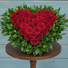 Цветочная композиция из Розы в виде сердца в Нижнегорском