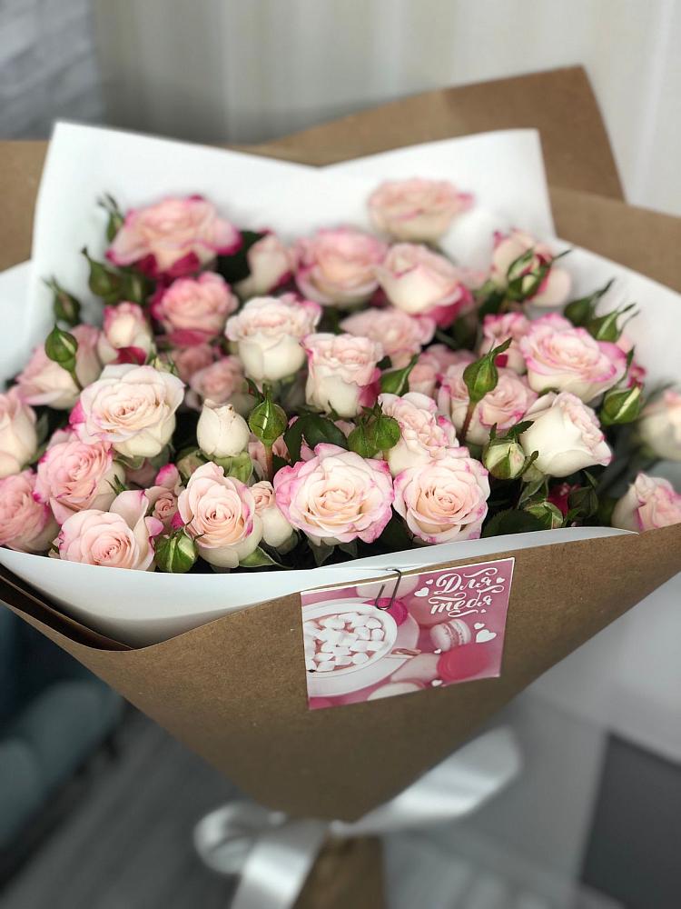 Букет цветов из: Розы в Нижнегорском