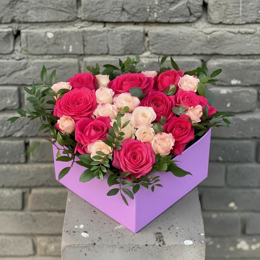 Цветочная композиция из Розы в коробке в Нижнегорском