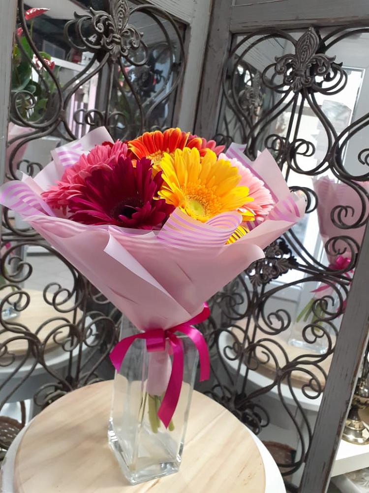 Букет цветов из: Герберы в Нижнегорском