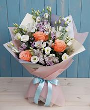 Букет цветов из:  Лизиантусы, Розы, Альстромерии и Гипсофила в Нижнегорском