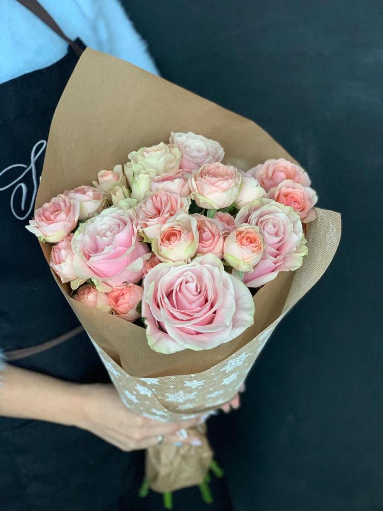 Букет цветов из: Хризантемы и Розы в Нижнегорском