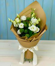 Букет цветов из:  Хризантемы и Лизиантусы #REPLACE_PRED# Нижнегорском