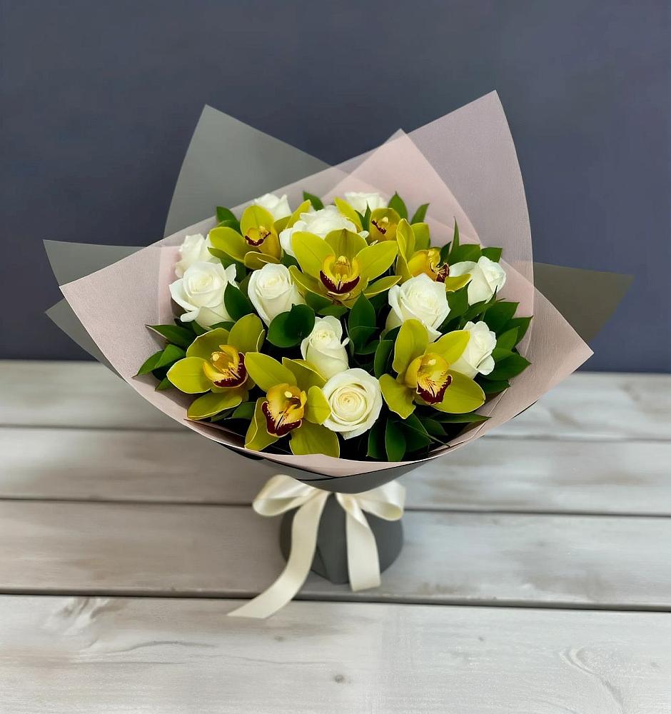 Букет цветов из: Орхидеи и Розы в Нижнегорском