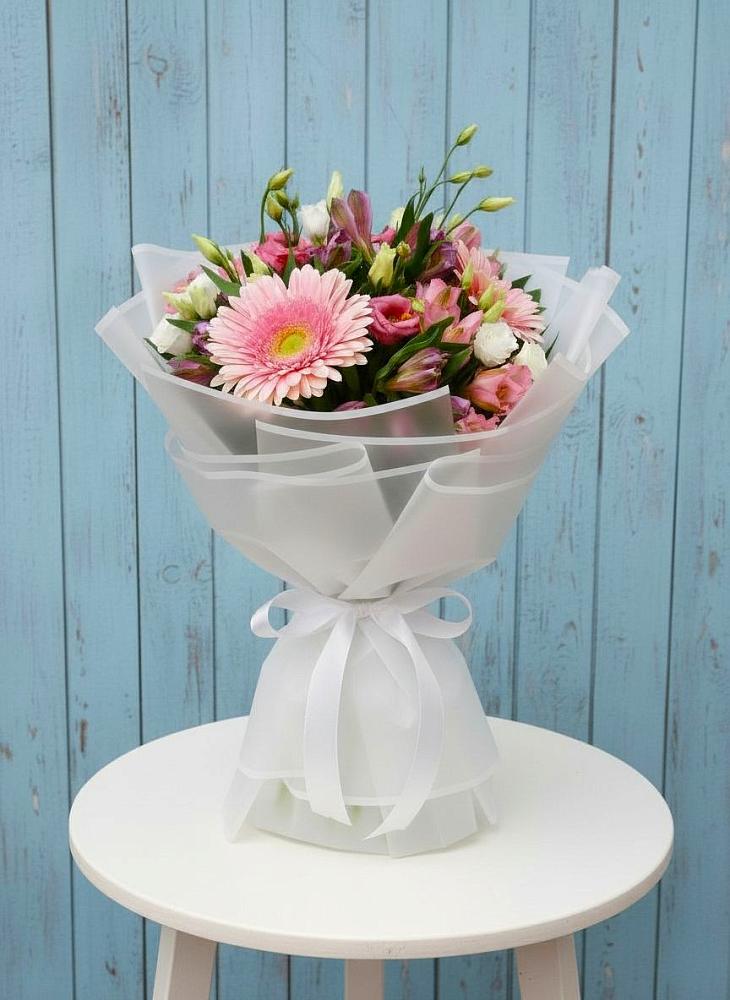 Букет цветов из: Герберы, Альстромерии и Лизиантусы в Нижнегорском