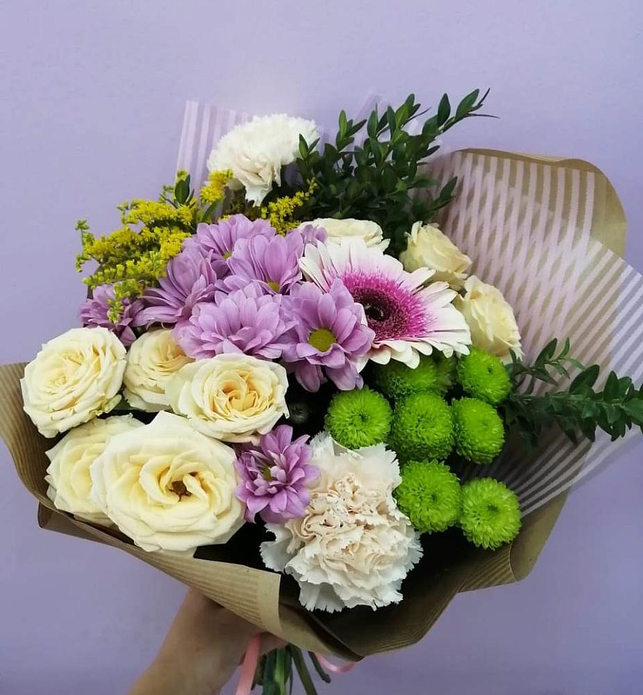 Букет цветов из: Хризантемы, Розы, Гвоздики и Герберы в Нижнегорском