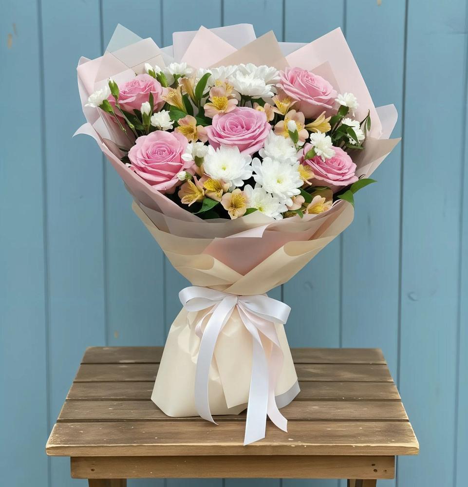 Букет цветов из: Гвоздики, Орхидеи и Розы в Нижнегорском