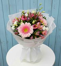 Букет цветов из:  Герберы, Альстромерии и Лизиантусы #REPLACE_PRED# Нижнегорском