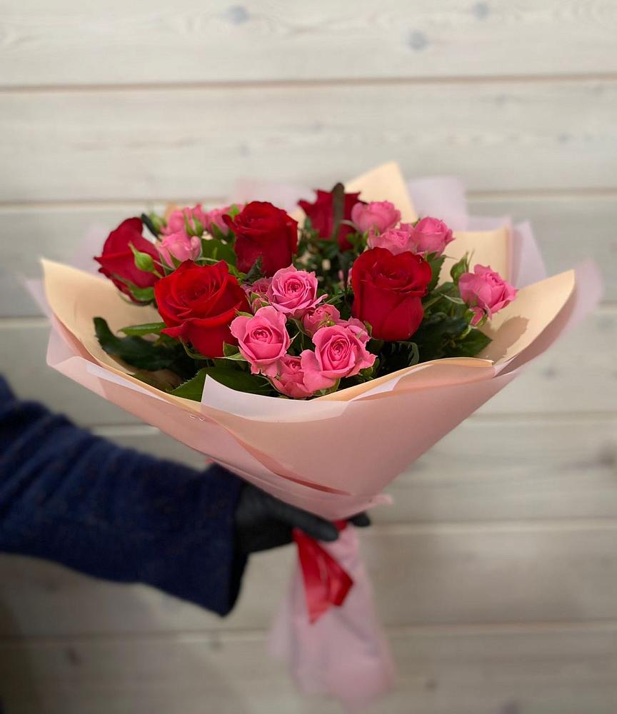 Букет цветов из: Розы в Нижнегорском