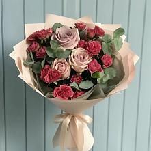 Букет цветов из:  Гвоздики и Розы в Нижнегорском