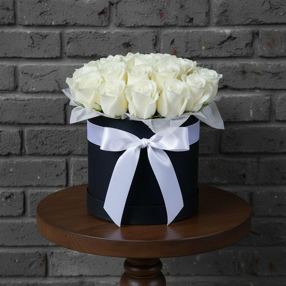 Цветочная композиция из Розы в шляпной коробке в Нижнегорском