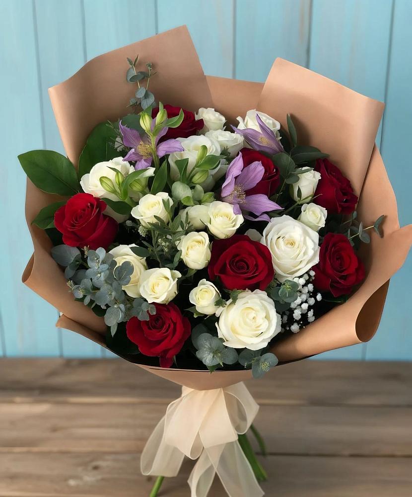 Букет цветов из: Розы и Альстромерии в Нижнегорском