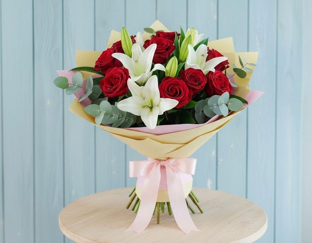 Букет цветов из: Лилии и Розы в Нижнегорском